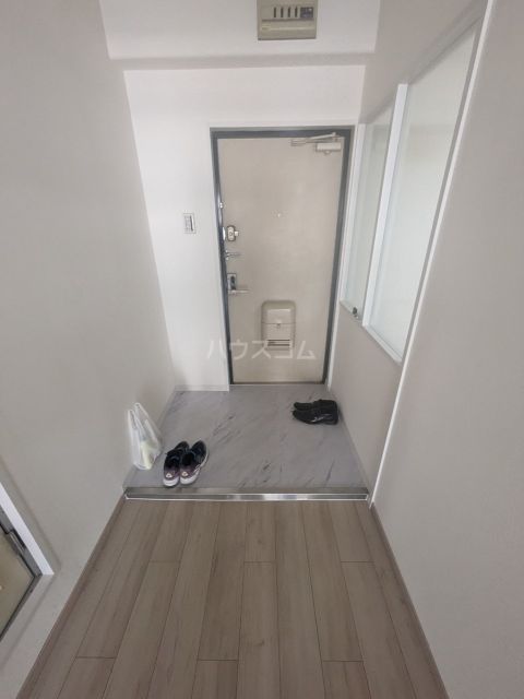 新大阪グランドハイツ2号棟の玄関写真