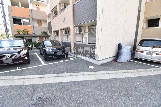駐車場　敷地内駐車場