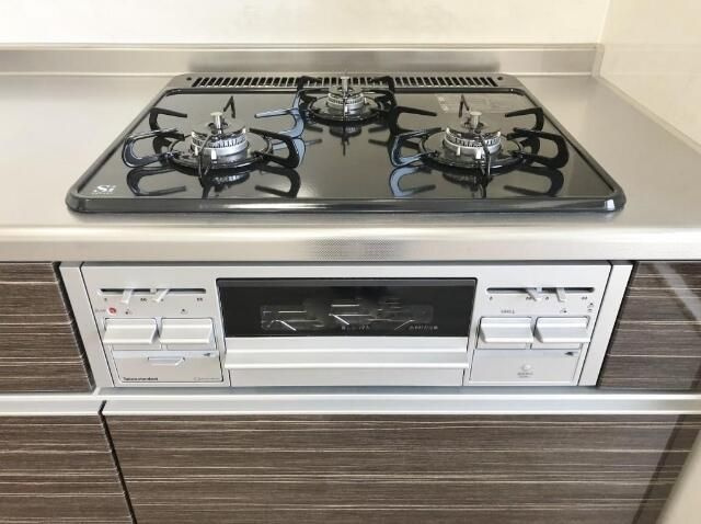 キッチン　※写真は同じマンションの違う部屋のものになります。