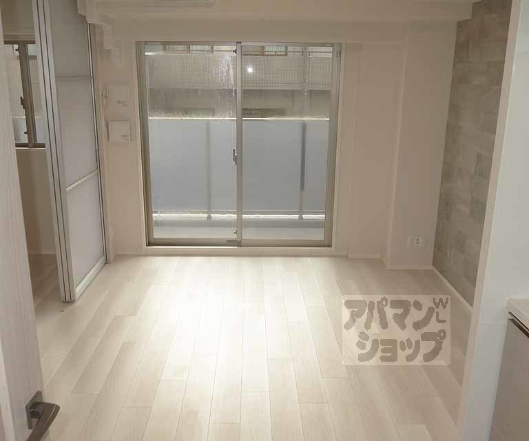 ピーノ京都西大路の居間写真