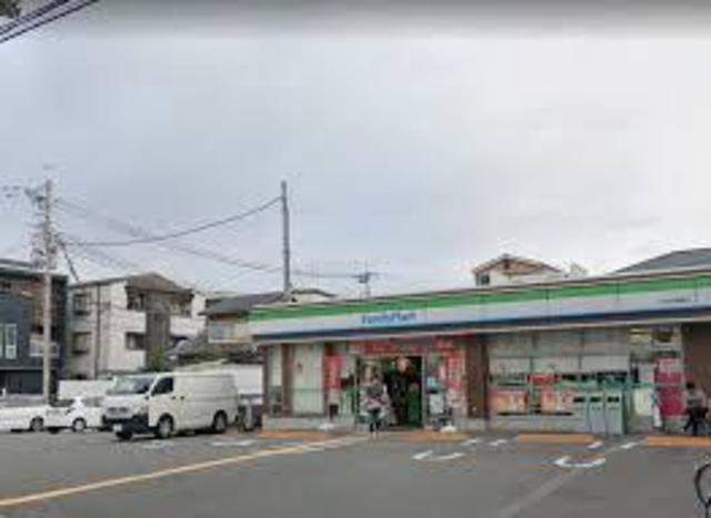コンビニ　ファミリーマート茨木中穂積店（コンビニ）まで246m