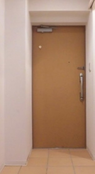 玄関　※別部屋の参考写真です。