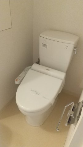 東急東横線 武蔵小杉駅 徒歩4分 10階建 築15年のトイレ写真