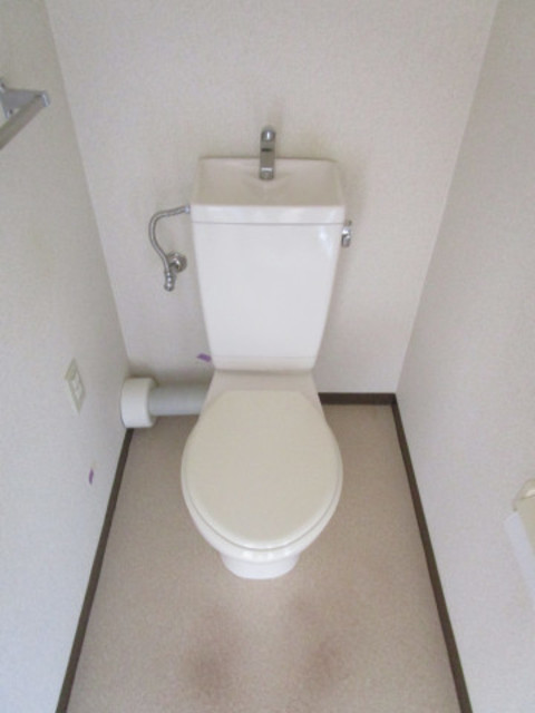東急田園都市線 市が尾駅 徒歩3分 8階建 築29年のトイレ写真