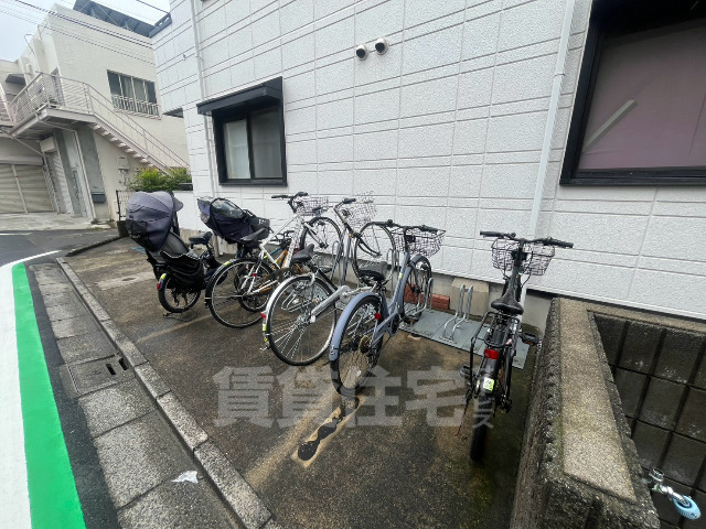 ＪＲ中央線 三鷹駅 バス乗車時間：4分 最寄りバス停で下車 徒歩4分 3階建 築29年の外観写真