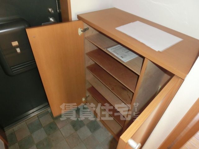 ＪＲ中央線 三鷹駅 バス乗車時間：4分 最寄りバス停で下車 徒歩4分 3階建 築29年の内装写真