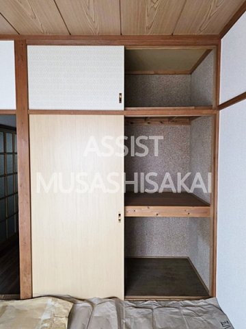 収納　写真：設備同仕様の別物件です