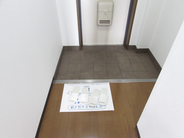 玄関　※同建物の類似写真となります。
