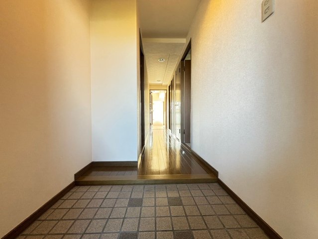 玄関　詳細は、RISUMO江坂本店までお問合せください♪
