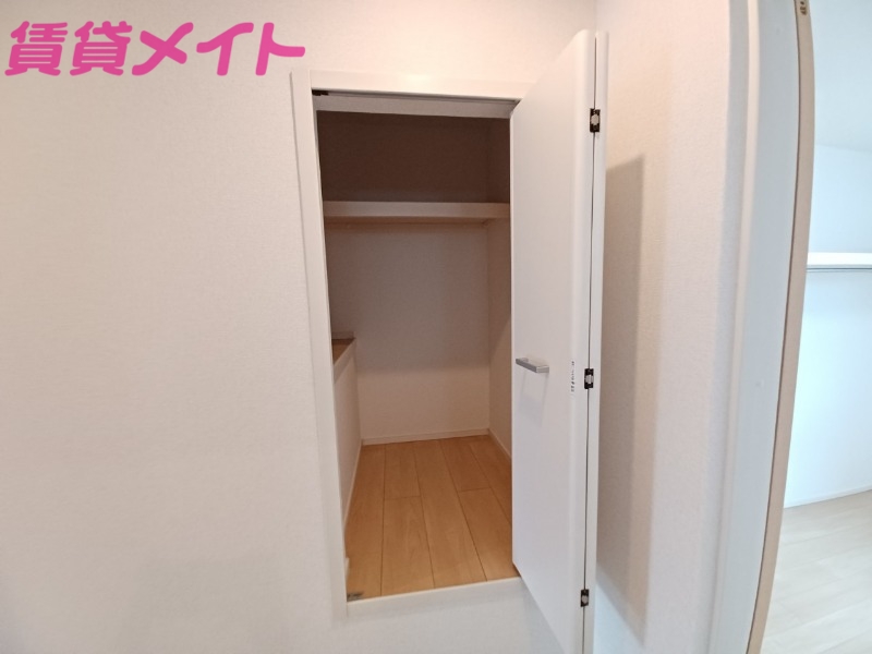 収納　同型参考写真