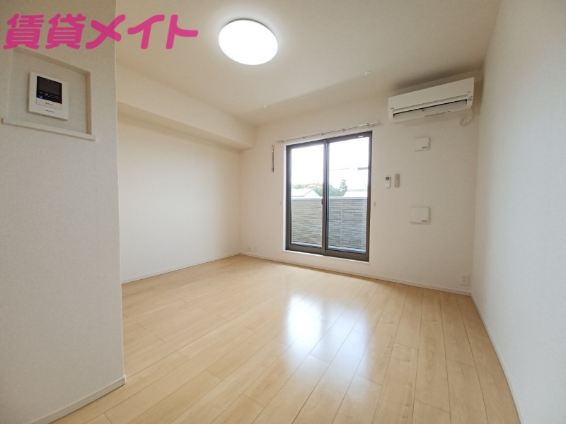 居室・リビング　同型参考写真