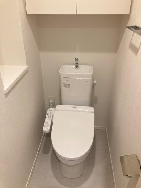 トイレ　※写真は同タイプ住戸です。