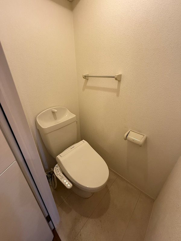 トイレ　※同タイプの他のお部屋です