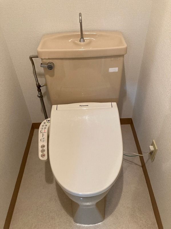 ＪＲ横須賀線 保土ケ谷駅 徒歩4分 5階建 築37年のトイレ写真