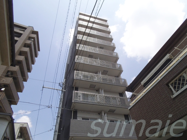 建物外観　2013年6月完成のマンションです