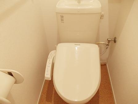 トイレ　落ち着いたトイレです