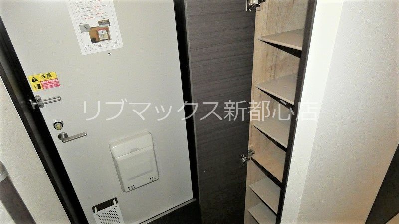 玄関　※類似物件の写真となります。イメージ、現状優先。