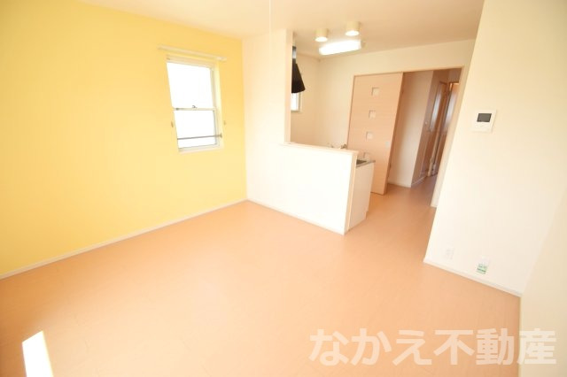 ＪＲ牟岐線 文化の森駅 バス乗車時間：12分 最寄りバス停で下車 徒歩2分 2階建 築14年の居間写真
