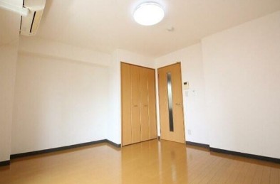 ジュネスHKの居間写真