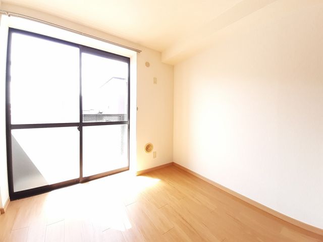 エスポワール城東Bの居間写真