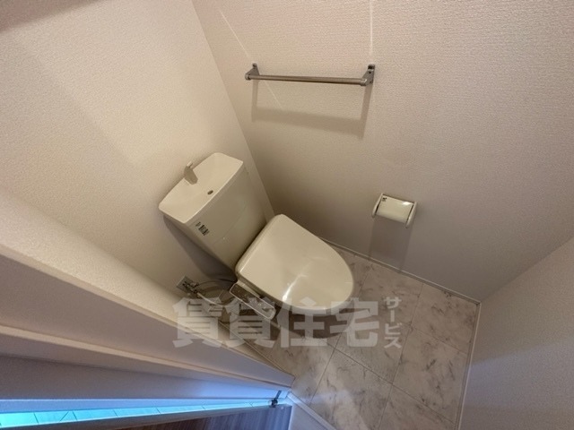 ＪＲ東海道本線 ＪＲ総持寺駅 徒歩22分 3階建 築6年のトイレ写真