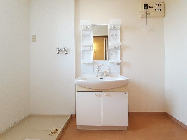 洗面設備　使いやすい洗面所です