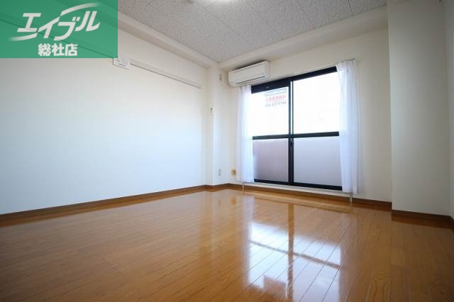 居室・リビング　同タイプの部屋画像です