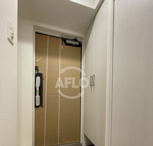 玄関　フォーリアライズ難波シエロ　玄関
