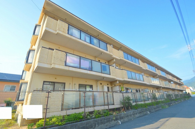 安芸郡海田町南本町のマンションの建物外観