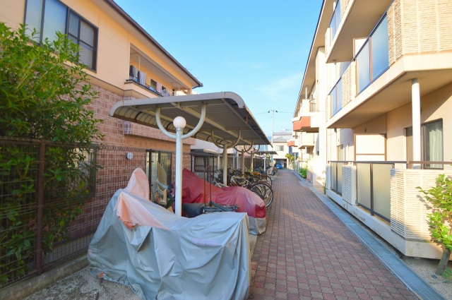 【安芸郡海田町南本町のマンションのドラックストア】