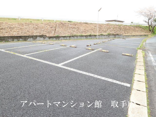 【レオパレス加納院吉田の駐車場】