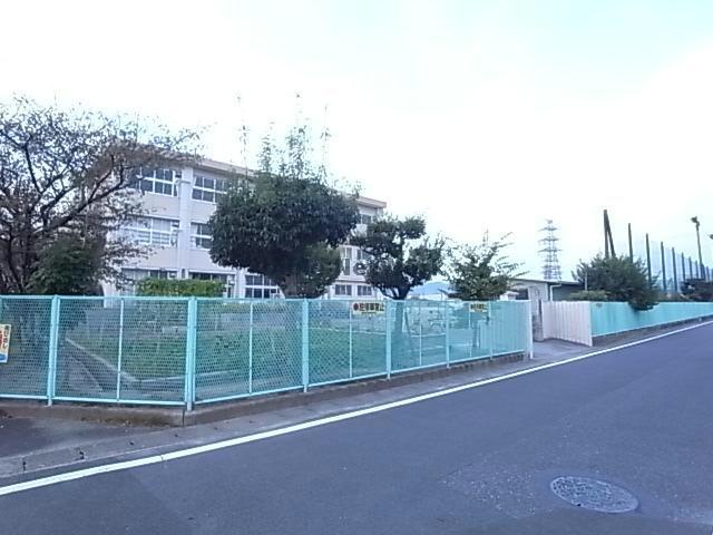 【岐阜市東改田のアパートの小学校】