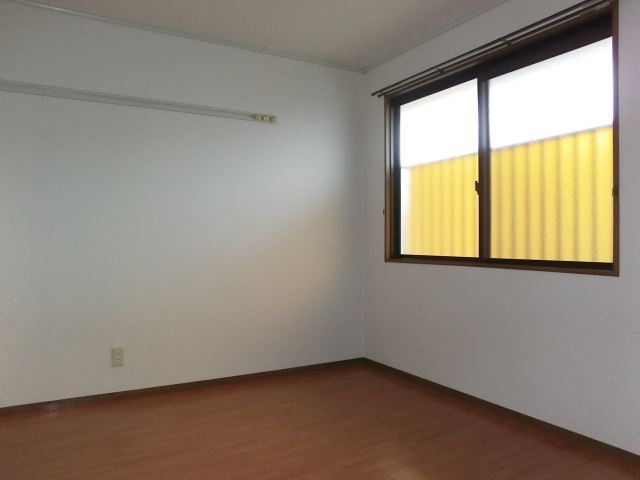 その他部屋・スペース　６帖の洋間です。広さがあり使い勝手が良いですね！
