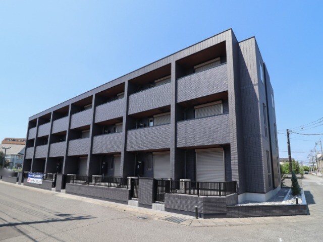 下野市祇園のアパートの建物外観