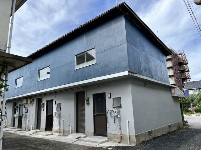 B-garage平田の建物外観