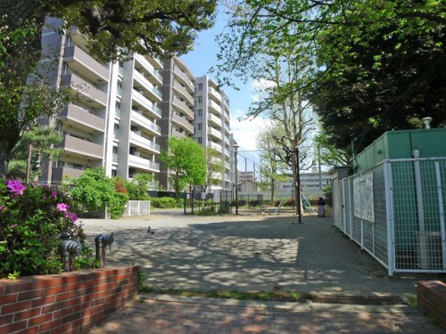 【ザ・パークハビオ滝野川の公園】