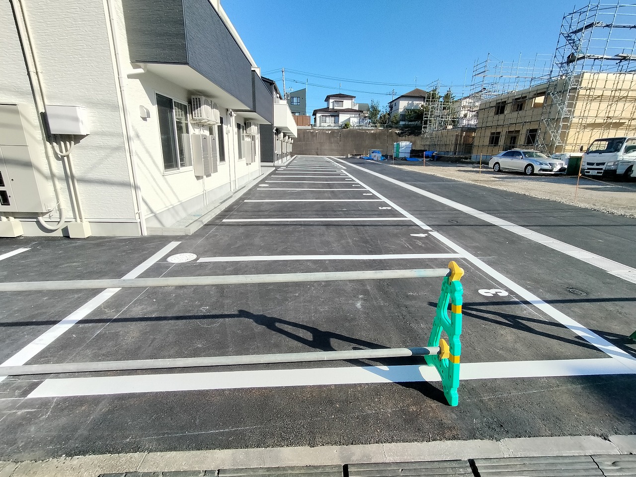 【仙台市青葉区川平のアパートの駐車場】