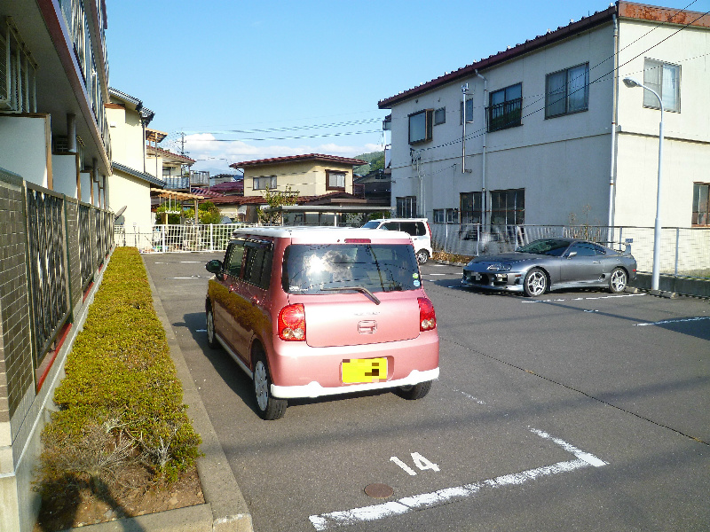 【ヒーローマンション本町東の駐車場】