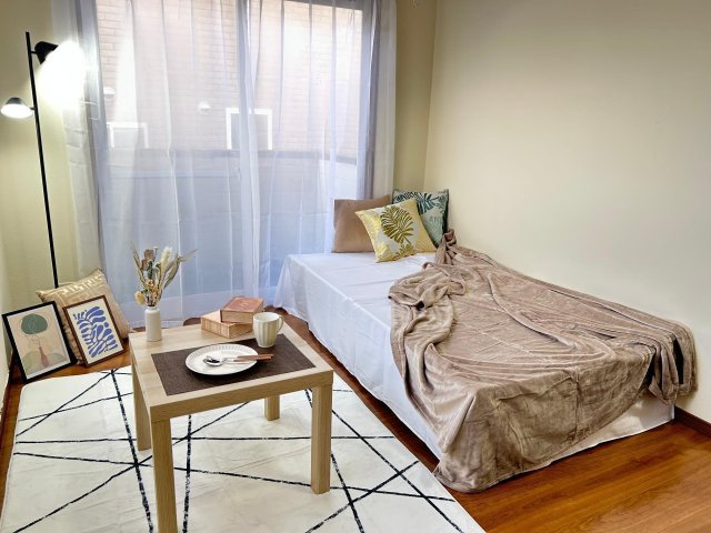 居室・リビング　南に面しているため日当たり良好！！