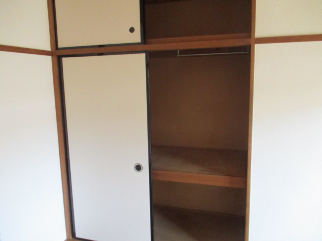 収納　天袋もあって、たくさん収納可能です。