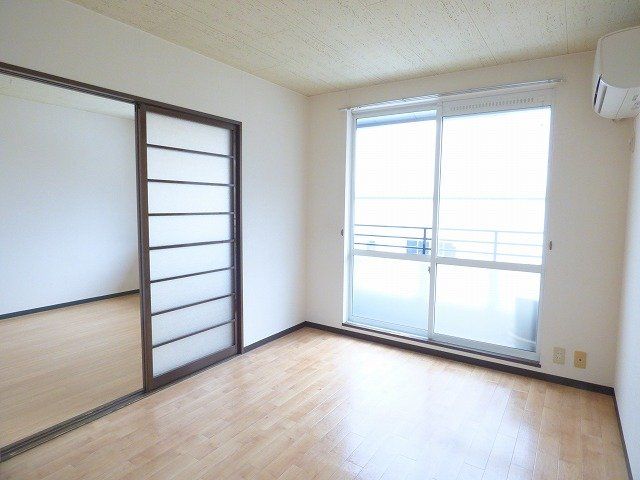 パーク曙 C棟の内装写真