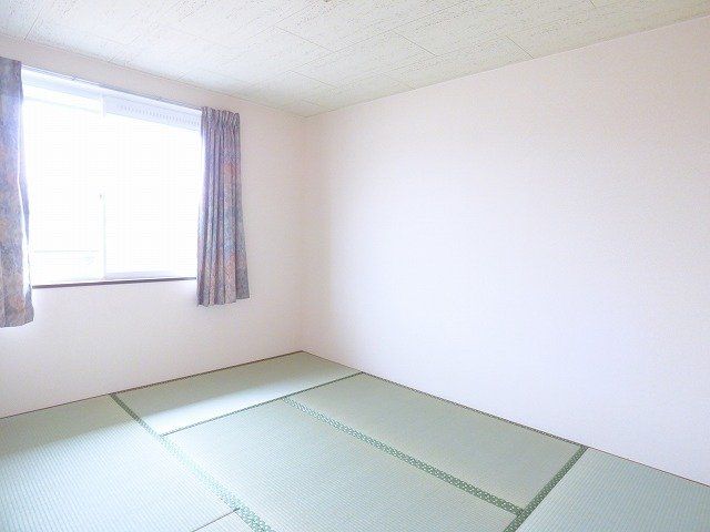 パーク曙 C棟の内装写真