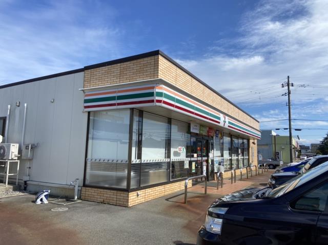 コンビニ　セブンイレブン（コンビニ）まで986m