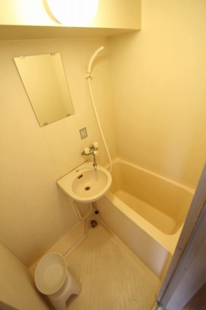 洗面設備　同物件、別号室のものです。