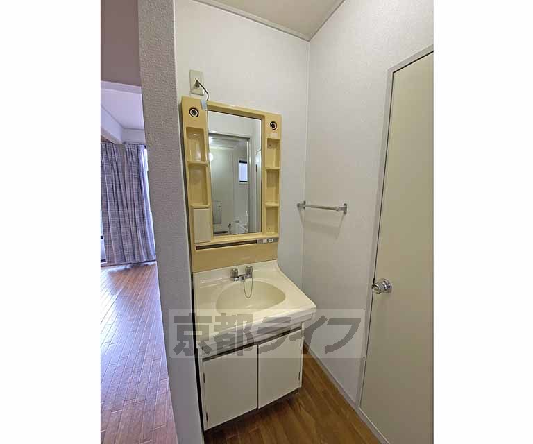 洗面設備　独立洗面台です。