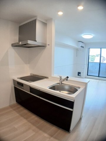 キッチン　コンパクトなキッチンで掃除もラクラク