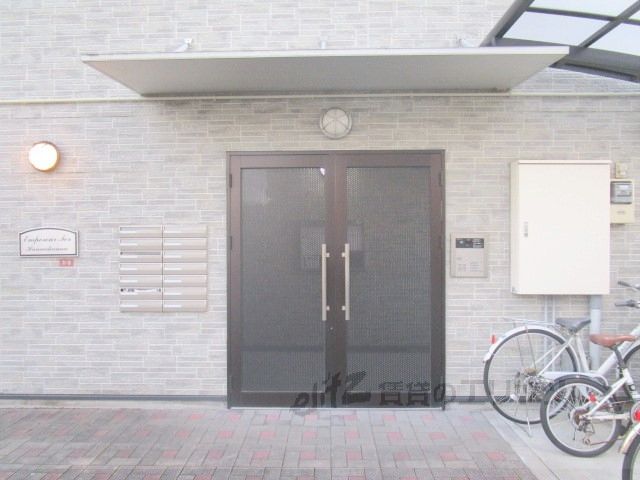 エントランス　エントランス