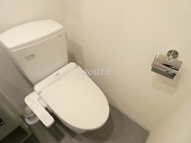 トイレ　お部屋により室内カラーが異なります