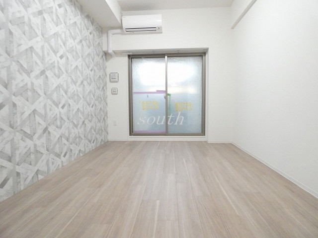 居室・リビング　お部屋により室内カラーが異なります