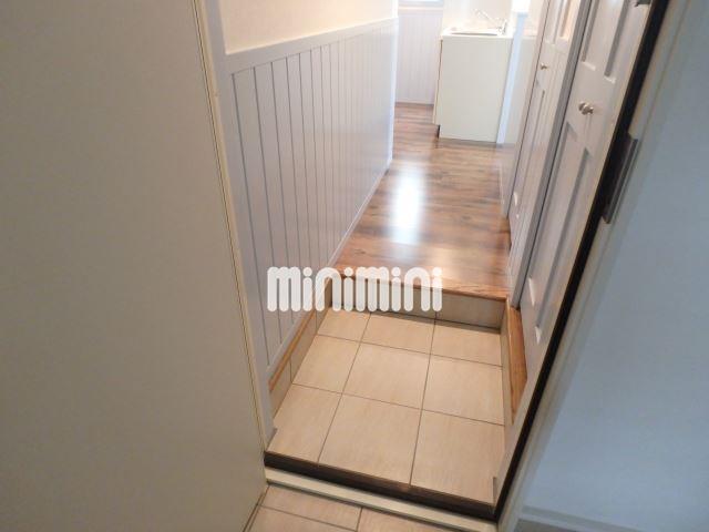 玄関　玄関タイル張りです